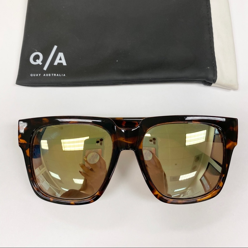 QUAY AUSTRALIA On The Prowl Oversized Sunglasses